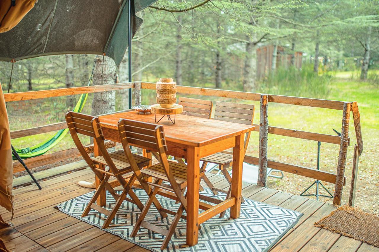 Villaniere Domaine De La Vitarelle Glamping מראה חיצוני תמונה