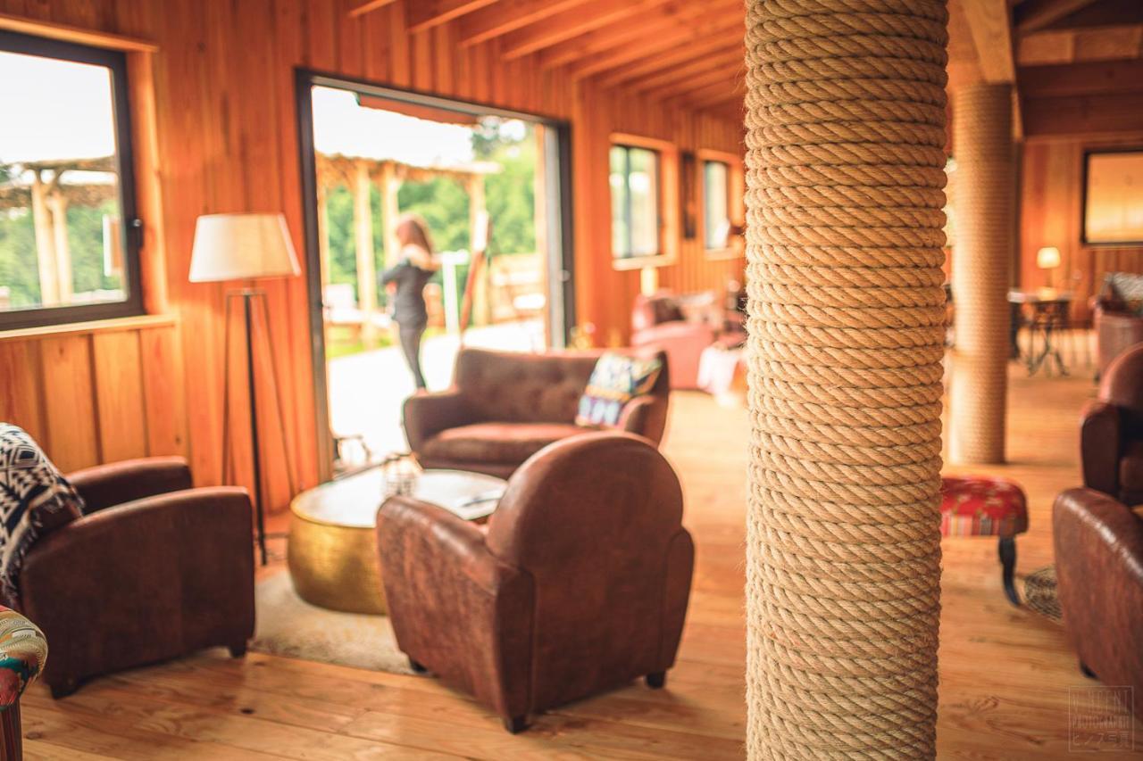 Villaniere Domaine De La Vitarelle Glamping מראה חיצוני תמונה