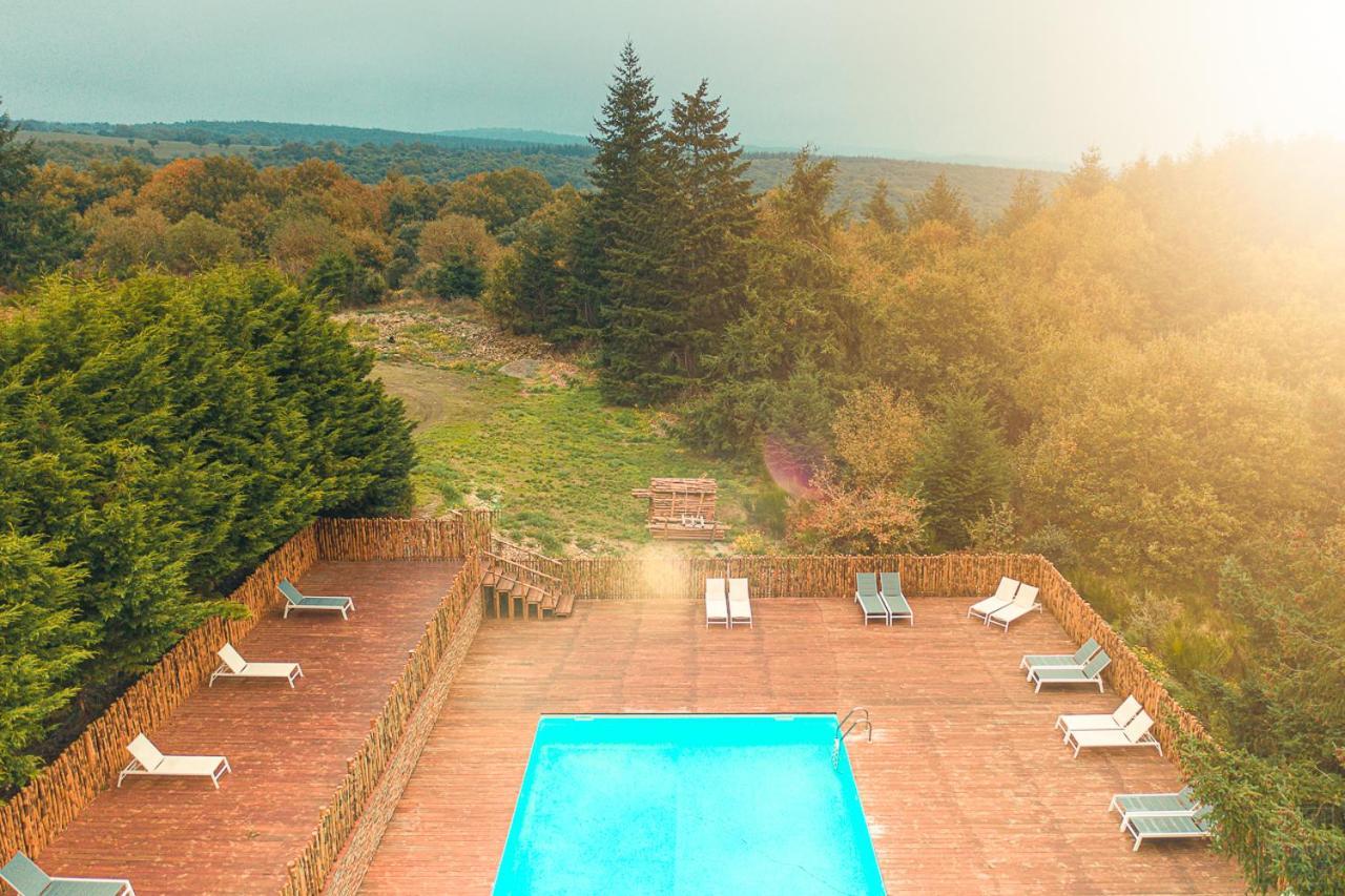 Villaniere Domaine De La Vitarelle Glamping מראה חיצוני תמונה