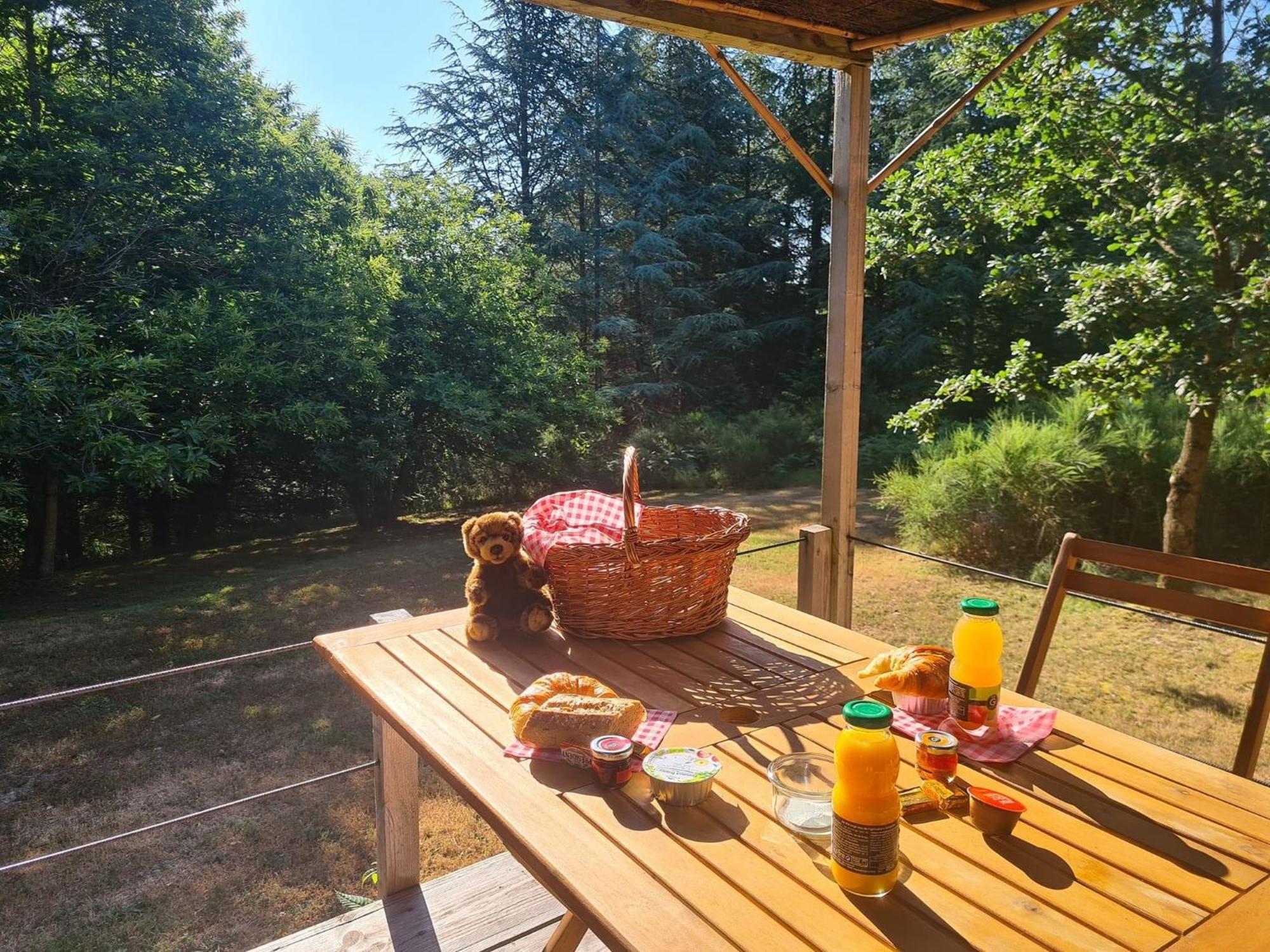 Villaniere Domaine De La Vitarelle Glamping מראה חיצוני תמונה