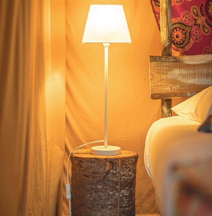 Villaniere Domaine De La Vitarelle Glamping מראה חיצוני תמונה