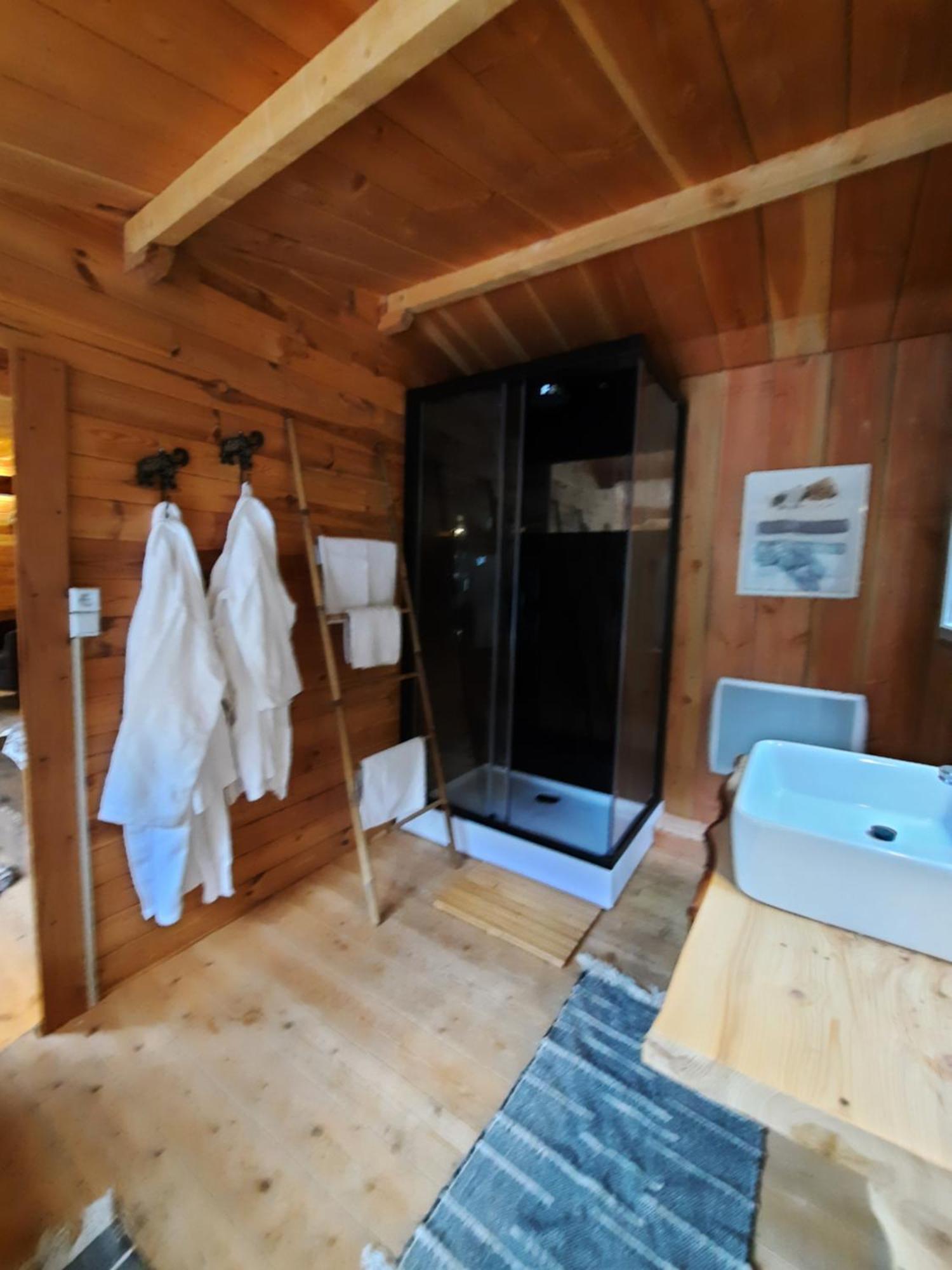 Villaniere Domaine De La Vitarelle Glamping מראה חיצוני תמונה