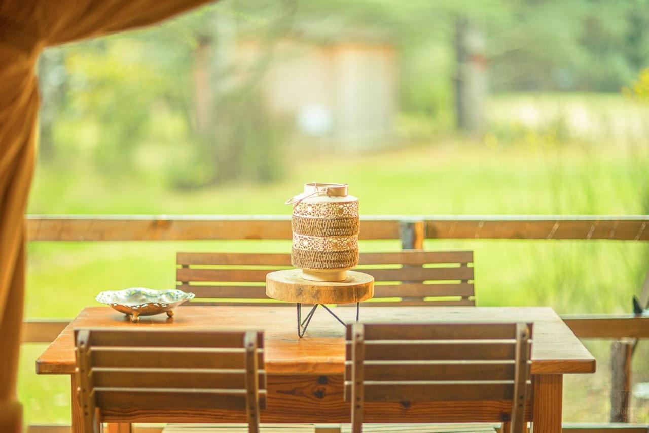 Villaniere Domaine De La Vitarelle Glamping מראה חיצוני תמונה